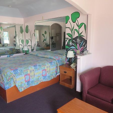 Travelers Inn And Suites ليبرتي المظهر الخارجي الصورة