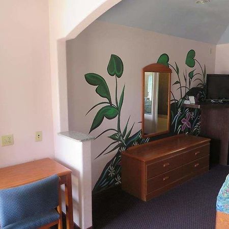 Travelers Inn And Suites ليبرتي المظهر الخارجي الصورة