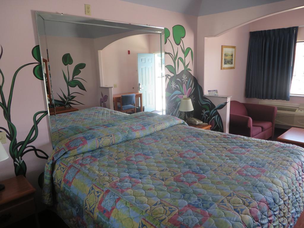 Travelers Inn And Suites ليبرتي الغرفة الصورة